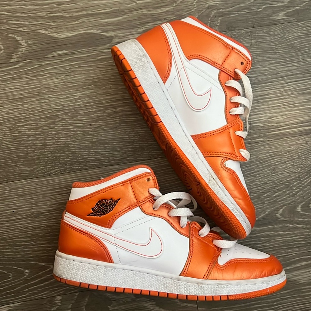 Air Jordan 1 Mid Electro Orange